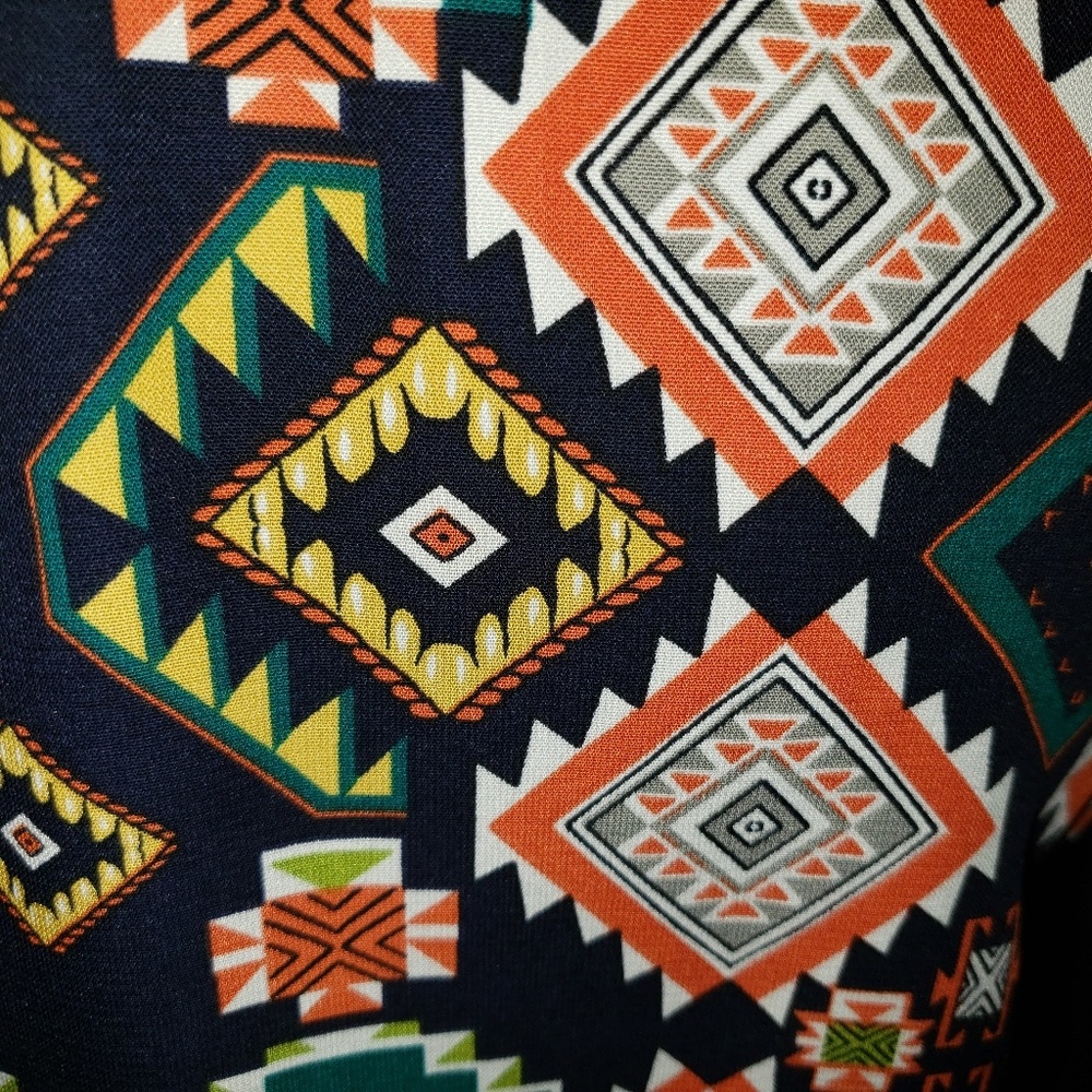 🌈🔥 Aztec top - Picture 4 of 5